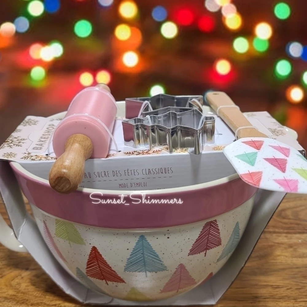5pc Pastel Christmas Tree Handle Mixing Bowl Spatula Cookie cutters Rolling Pin